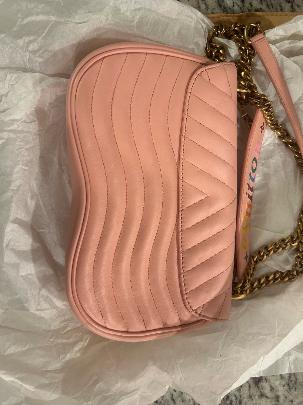 Louis Vuitton Wave Pink Quilted Shoulder Bag with Gold LV Hardware - Picture 4 of 7